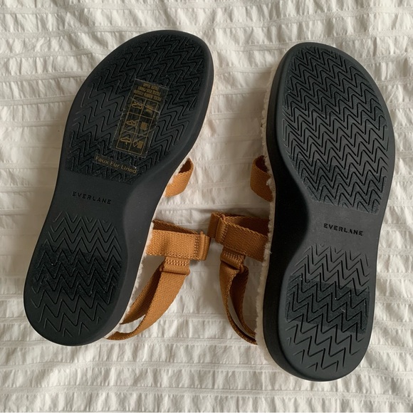 Everlane The ReNew Teddy Sport Sandal size 8, brown/cream - Picture 4 of 7